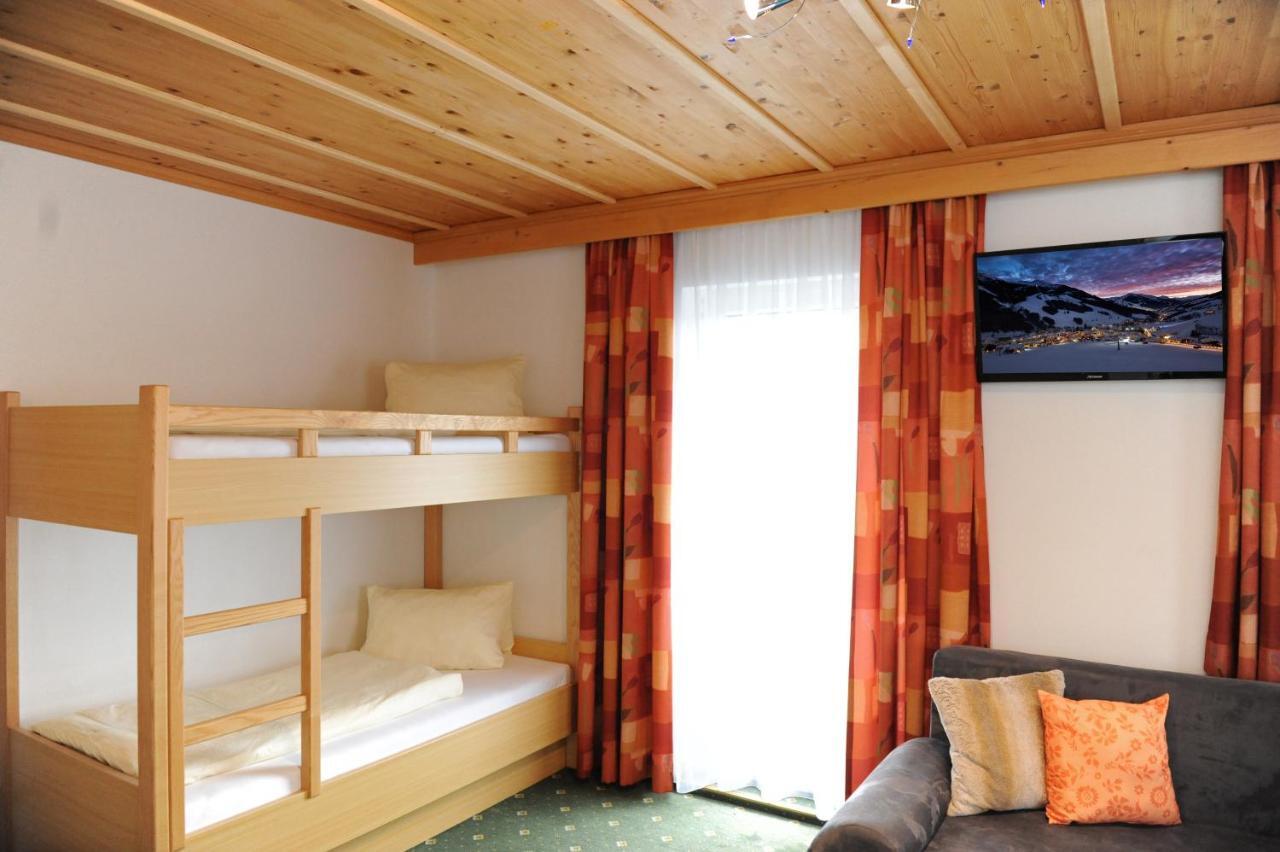 Gaestehaus Standardhaus Saalbach-Hinterglemm Exteriör bild