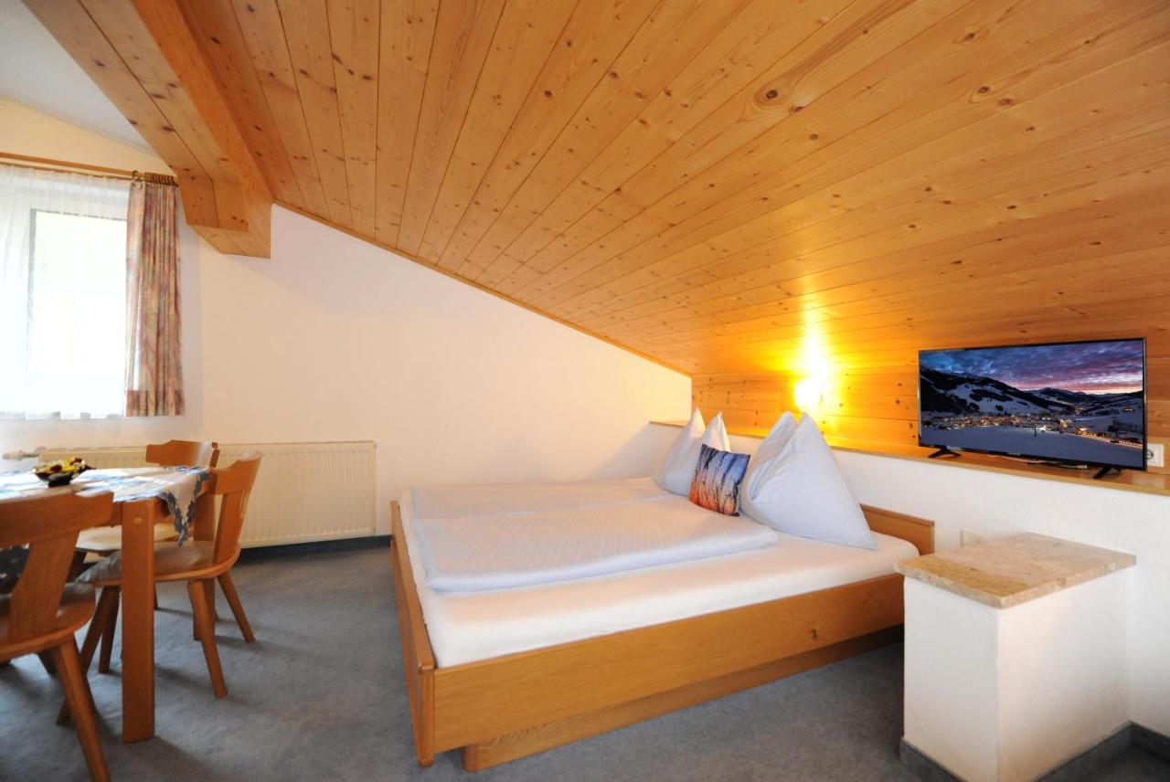 Gaestehaus Standardhaus Saalbach-Hinterglemm Exteriör bild
